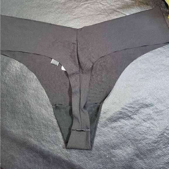 NWT Victoria Secret Seamless Thong - Picture 6 of 9